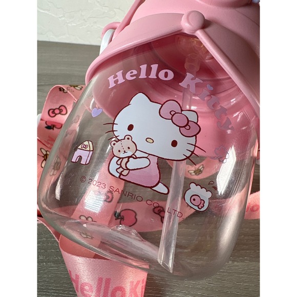 Hello Kitty Sanrio Pink Water Bottle Portable with Straw and Strap 750ml - Picture 4 of 5